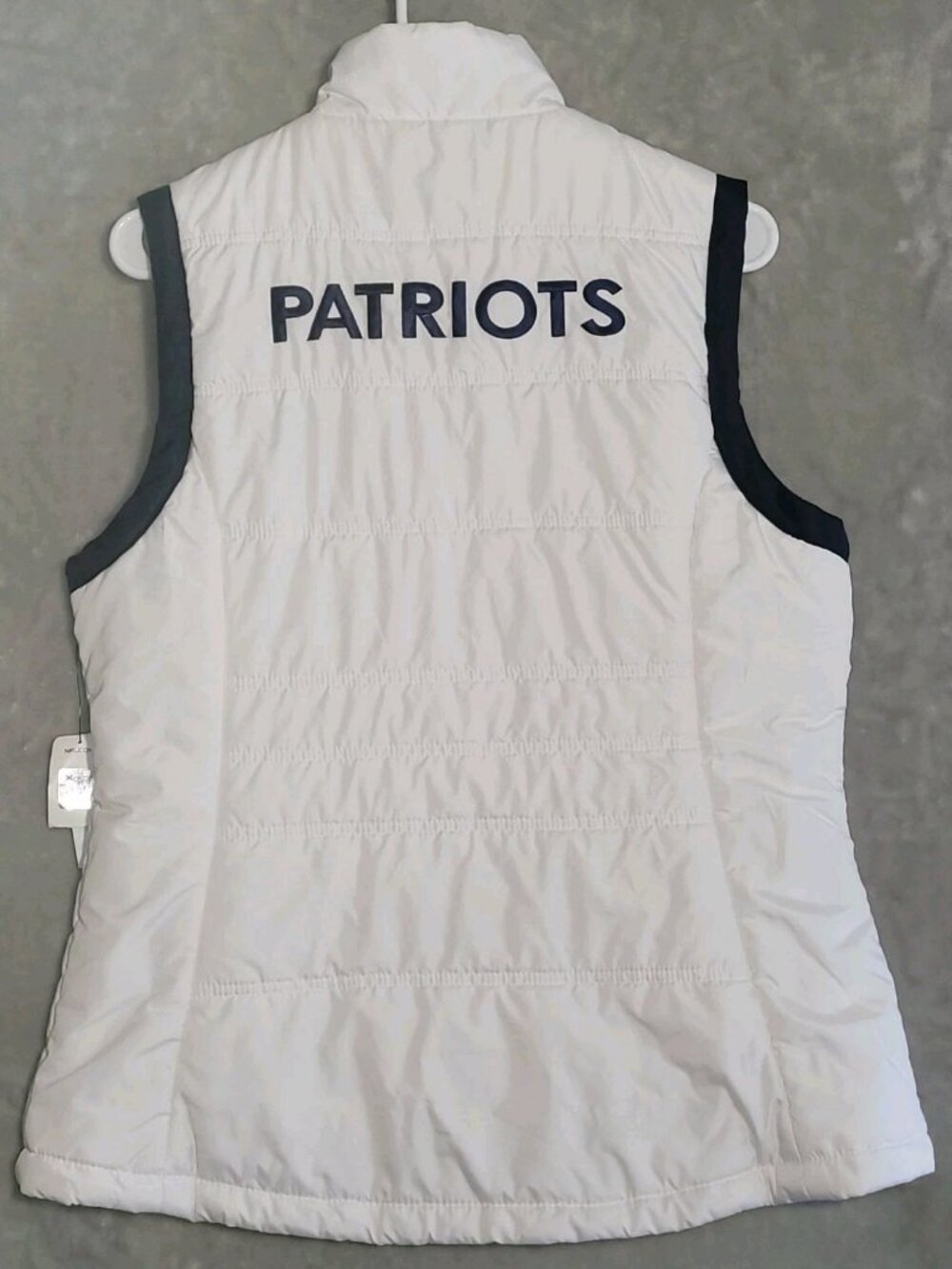 NWT New England Patriots Puffer White/Navy Vest Womens NFL Team Apparel Sz L - Picture 10 of 11